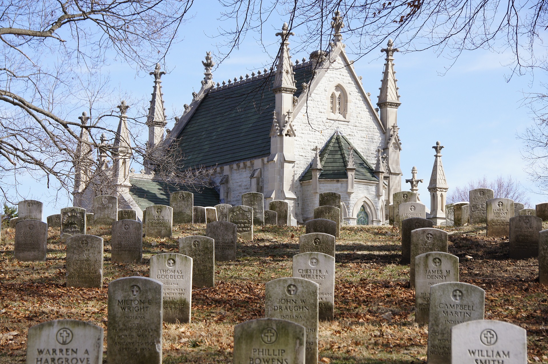 9 Disturbing Cemeteries In Indiana That Will Give You Goosebumps | Only
