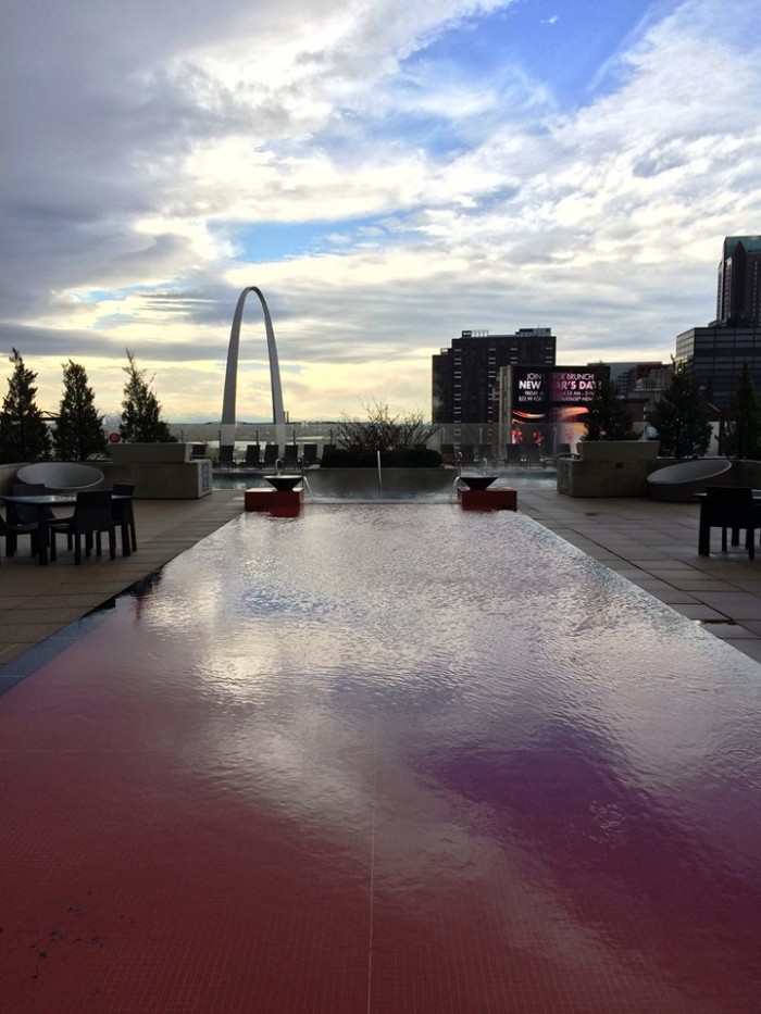 10 Restuarants With Rooftop Dining In Missouri