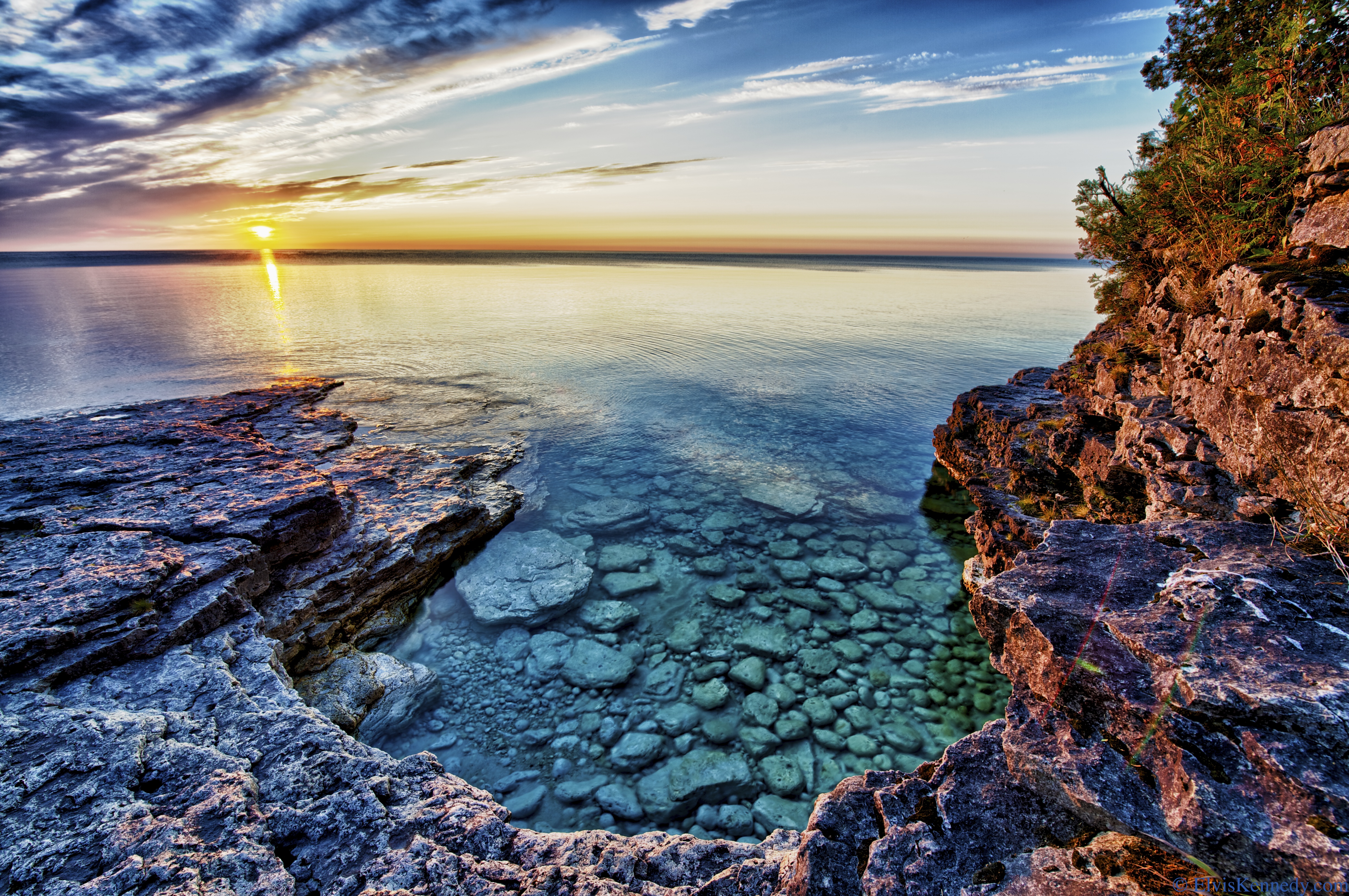 Cave Point Park In Wisconsin is So Pretty You Have to See it to Believe It