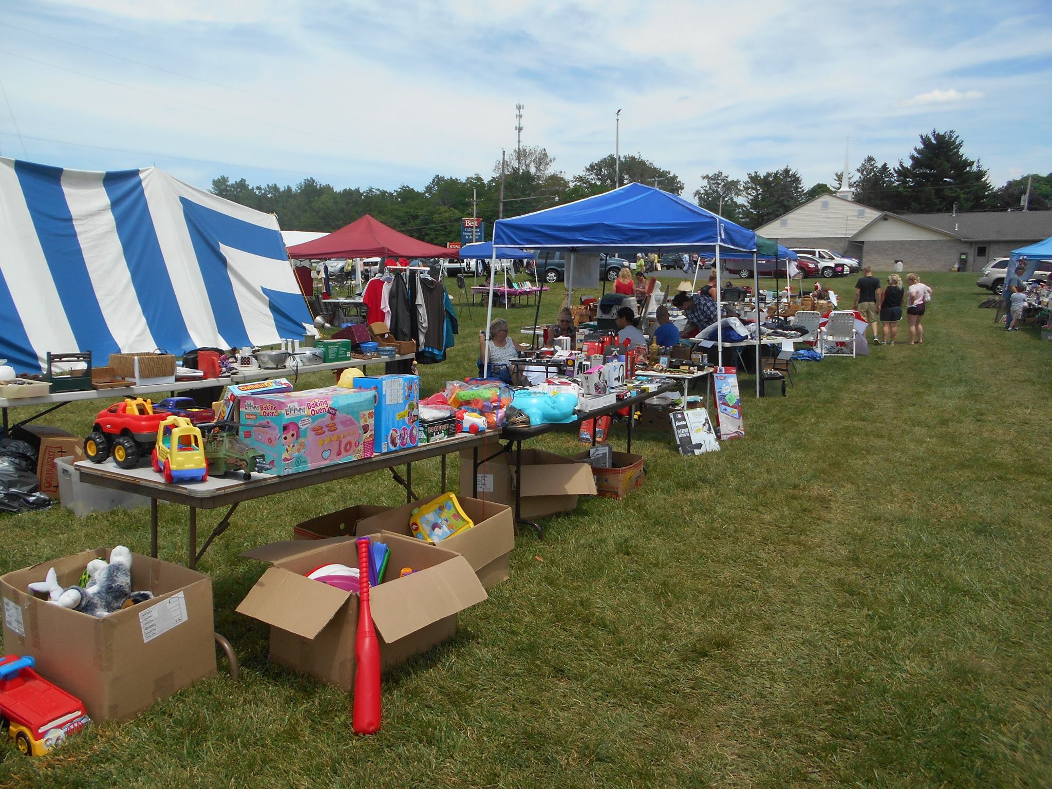 The 800 Mile National Historic Road Yard Sale That Goes ...