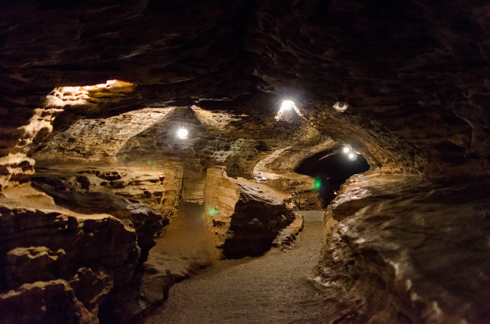 6 Best Caves Near St. Louis