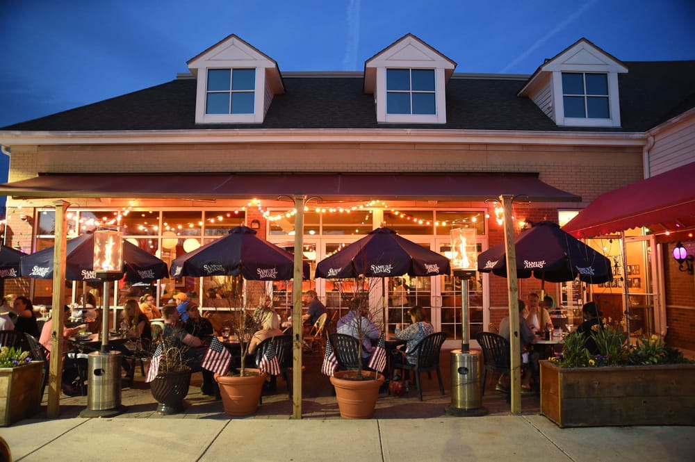 10 Massachusetts Restaurants With The Most Amazing Outdoor Patios You