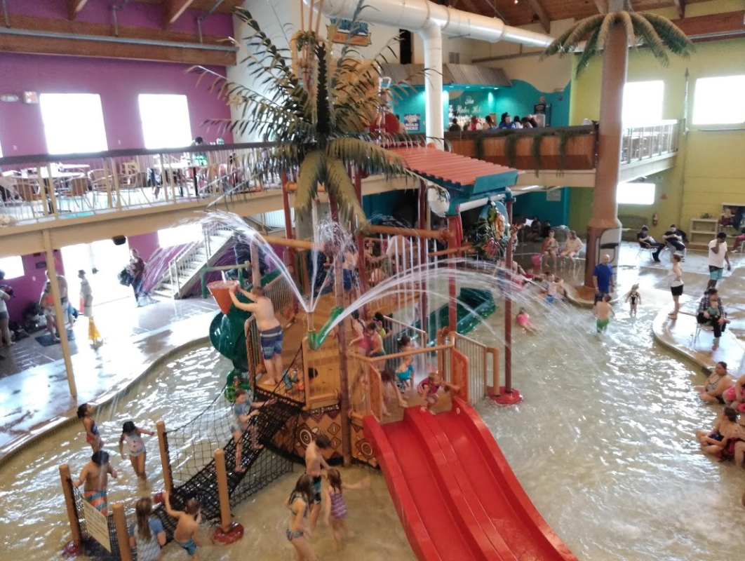 Surfari Joe&#39;s Is Best Tropical Indoor Waterpark In Michigan
